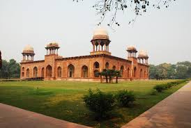 Tomb of Mariam-UZ-Zamani